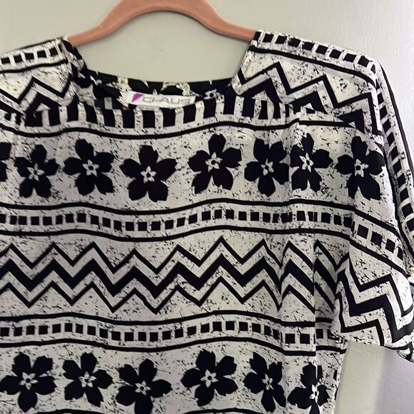 CHAUS Black and White Floral Print Blouse US Size 6 - Picture 4 of 9